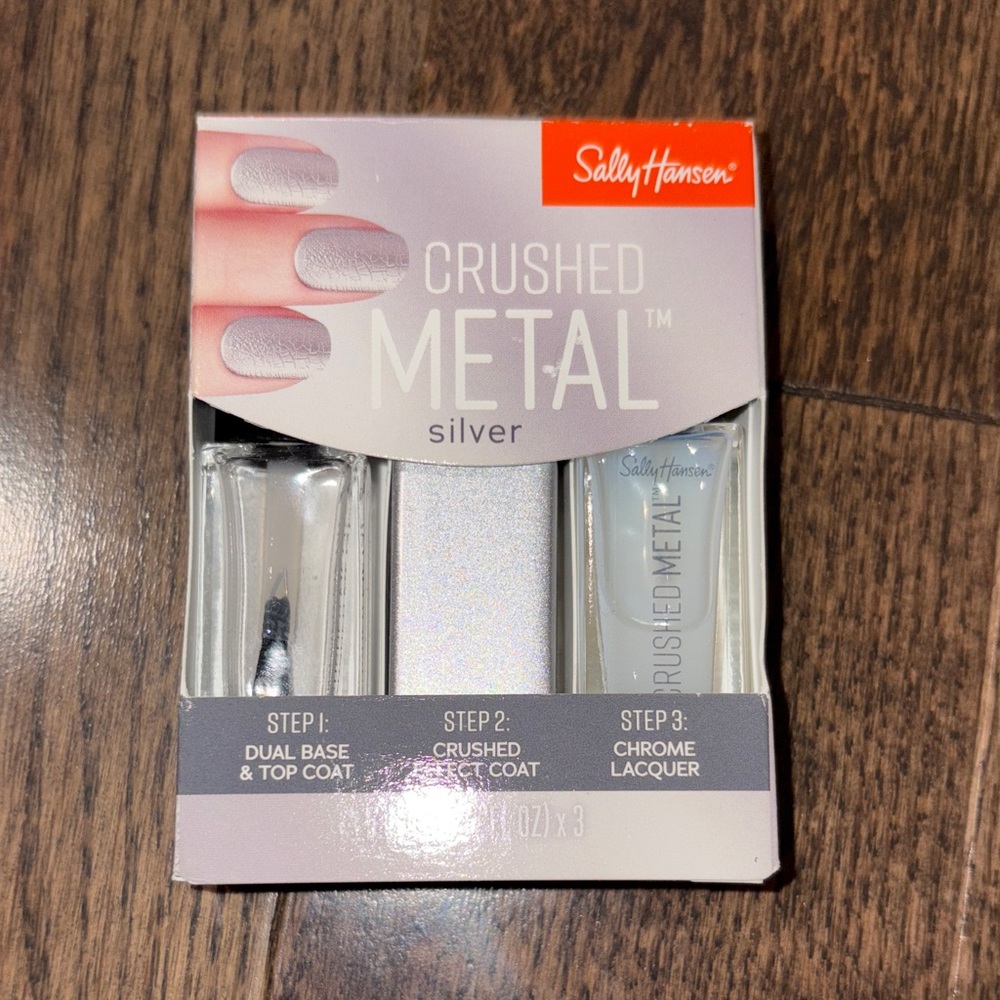 Sally Hansen Crushed Metal Silver Nail Kit